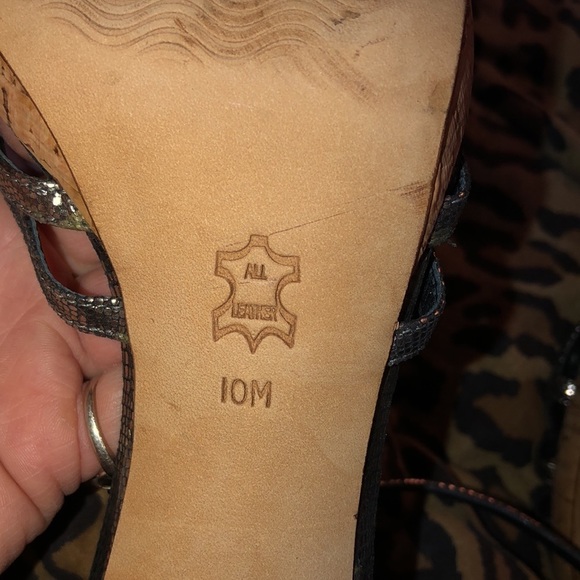 Anne Klein size 10 silver Metallic ankle wrap heel small platform at toe - Picture 6 of 16